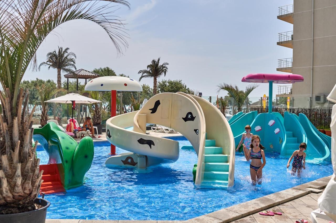 Ace Aparthotel Pool & Spa Mamaia Nord Năvodari Exteriér fotografie